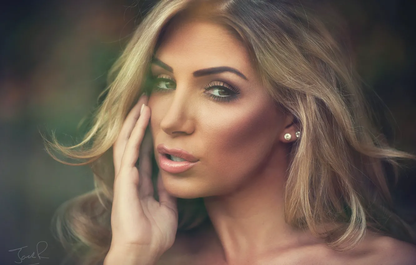 Photo wallpaper look, close-up, face, pose, model, portrait, hands, makeup