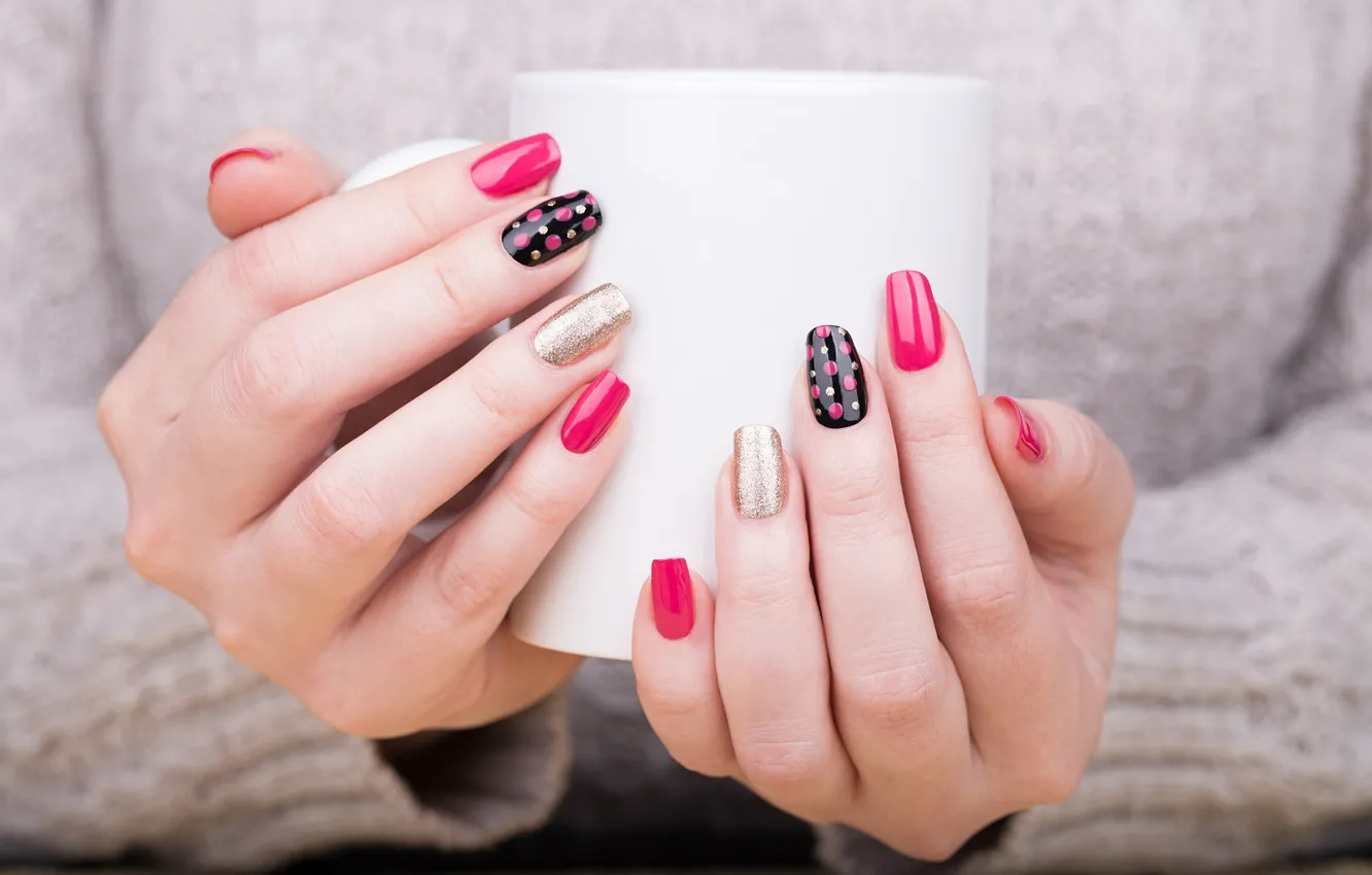 Photo wallpaper girl, hands, mug, manicure