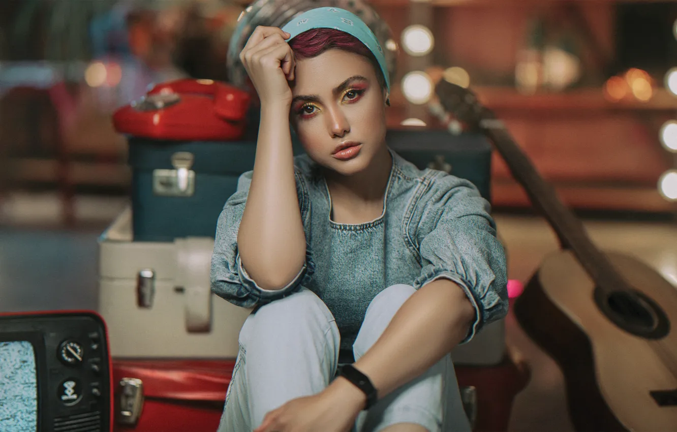 Photo wallpaper girl, pose, guitar, phone, suitcase, Pagani Ali