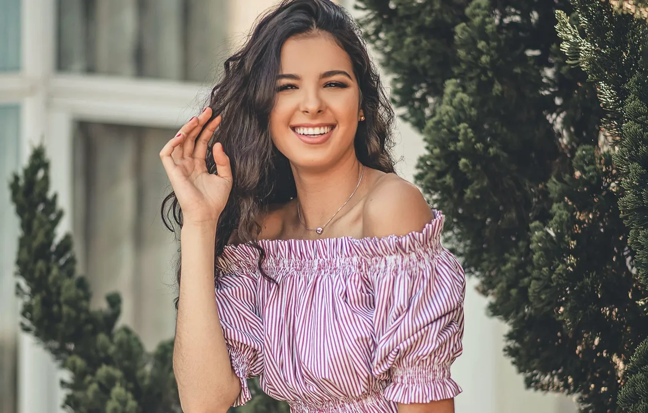 Photo wallpaper look, girl, face, hair, laughter, brunette, chain