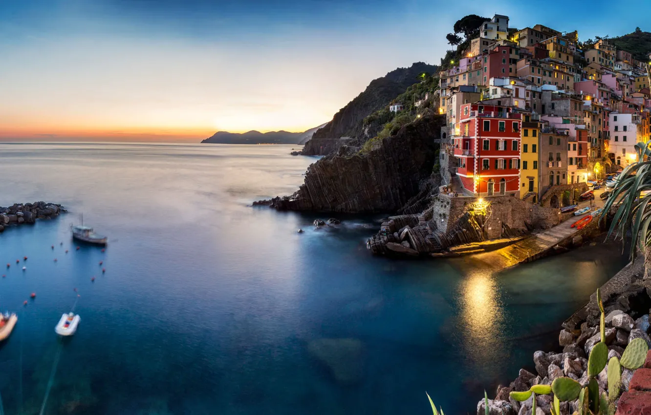 Photo wallpaper sea, the city, rocks, boat, home, the evening, lighting, Italy