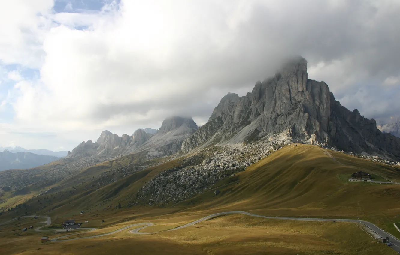 Photo wallpaper Italy, Italy, southern access, Giau Pass in the Dolomites