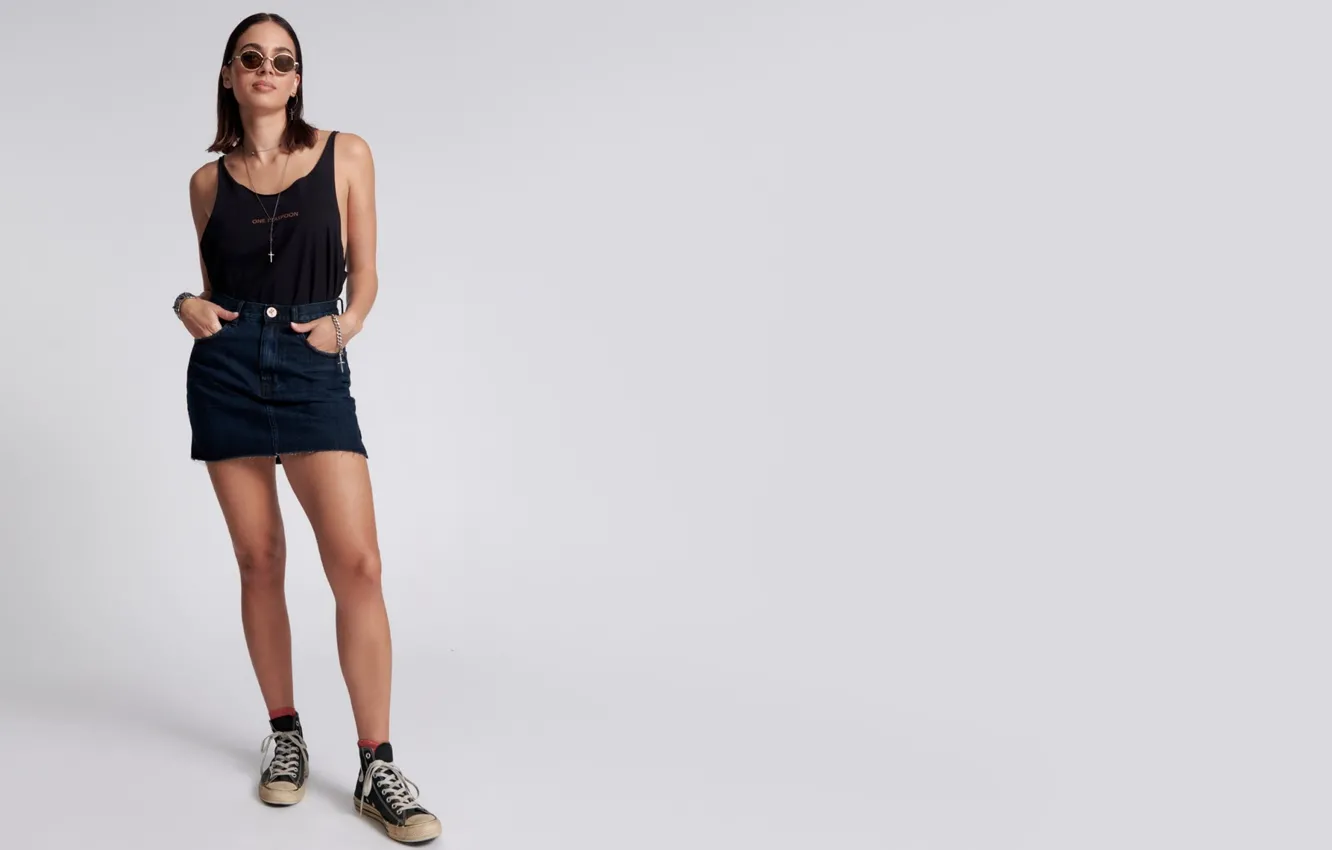Photo wallpaper girl, model, brunette, glasses, skirt, sneakers, tank top