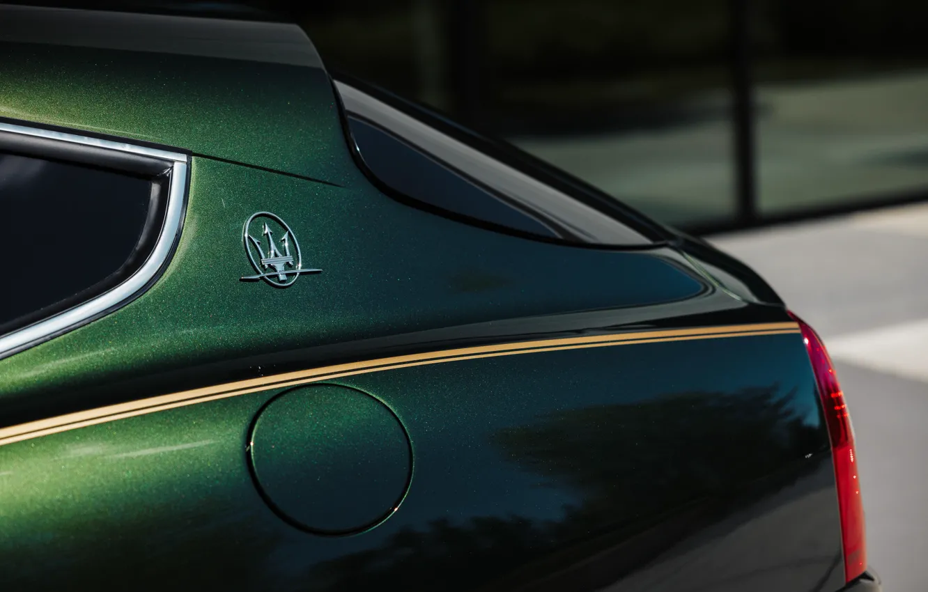 Photo wallpaper Maserati, Quattroporte, logo, badge, Maserati Quattroporte Bellagio Fastback