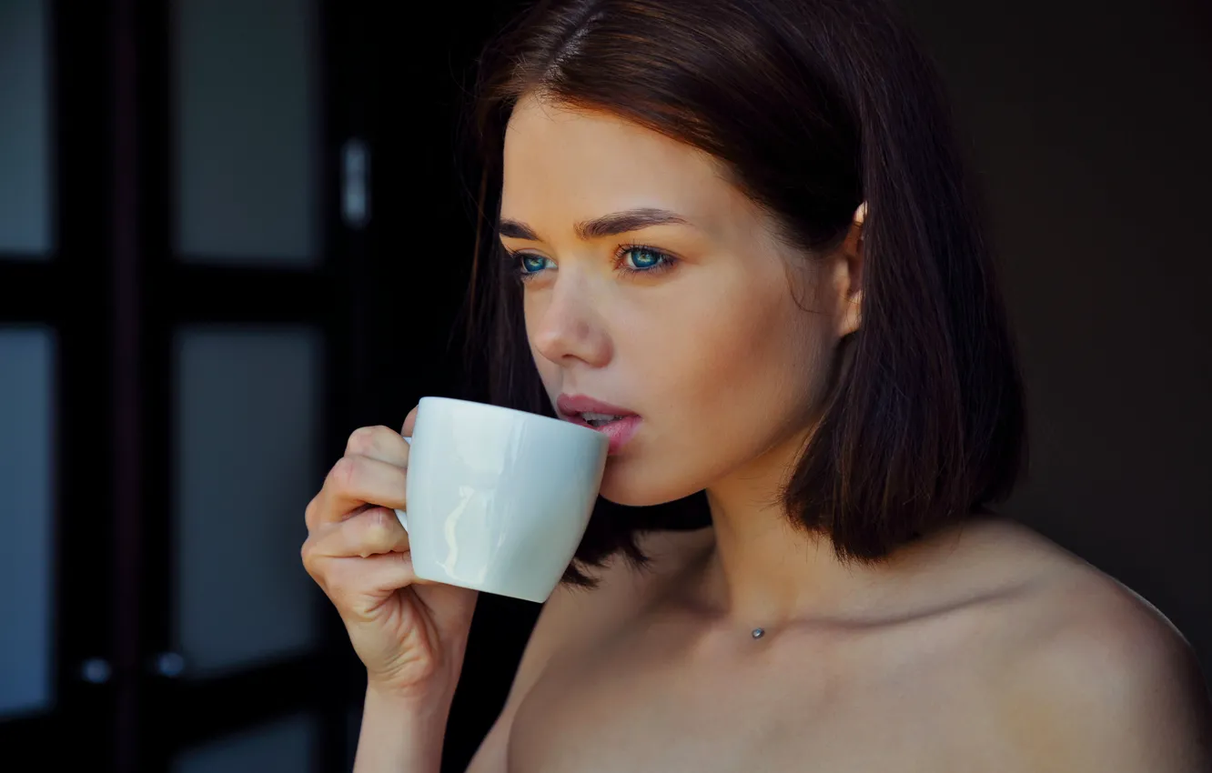Photo wallpaper short hair, model, brunette, look, coffee, pose, tea, piercing