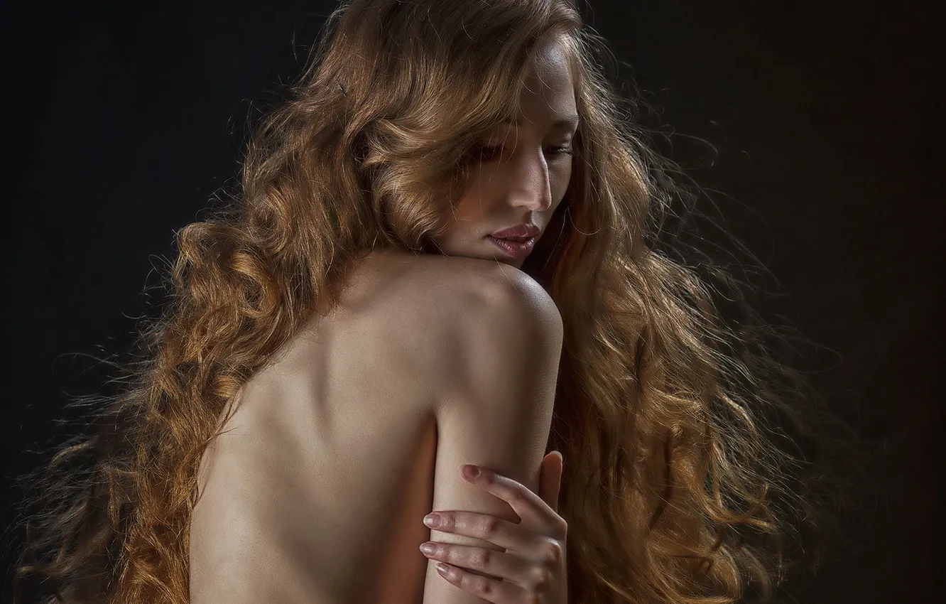 Photo wallpaper back, red, shoulders, curly, Po Leen