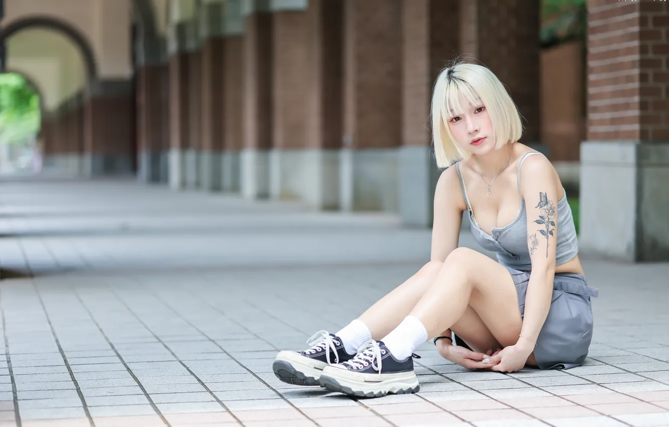 Photo wallpaper girl, street, Asian