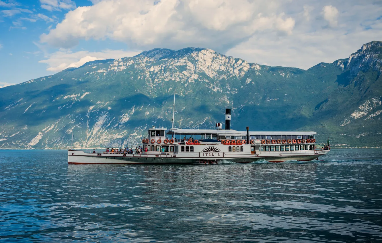 Photo wallpaper retro, steamer, a pleasure