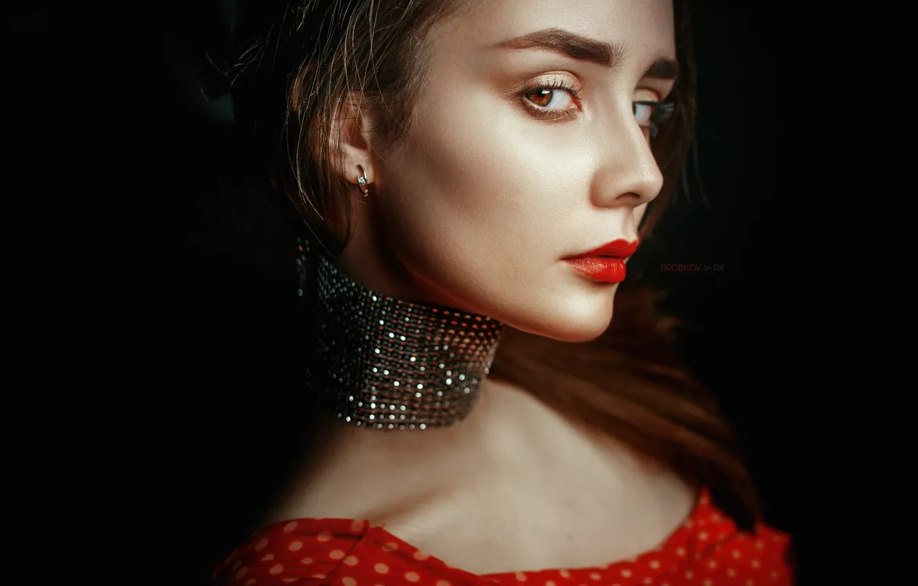 Photo wallpaper look, girl, face, portrait, profile, sponge, red lipstick, the dark background