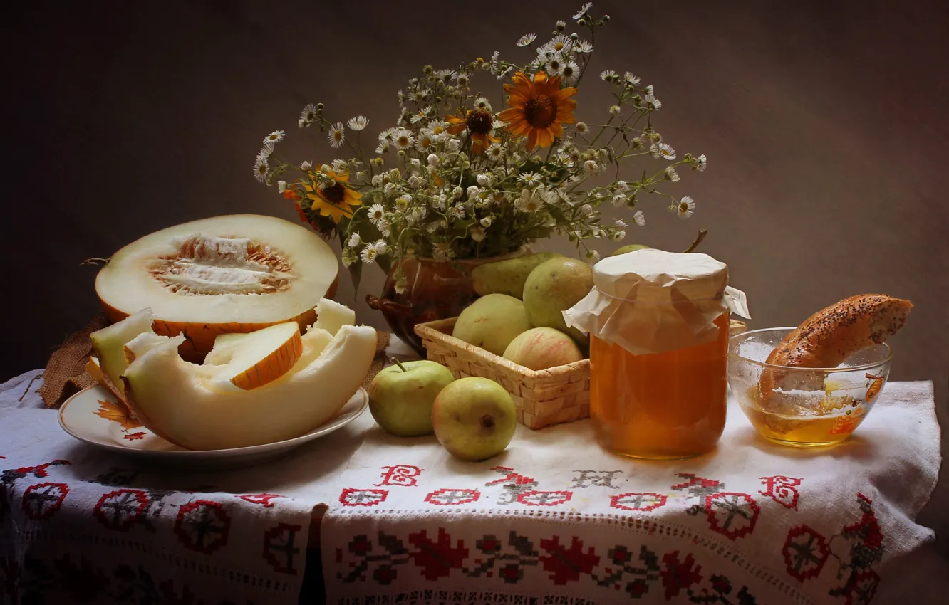 Photo wallpaper flowers, table, apples, chamomile, Cup, Bank, vase, still life