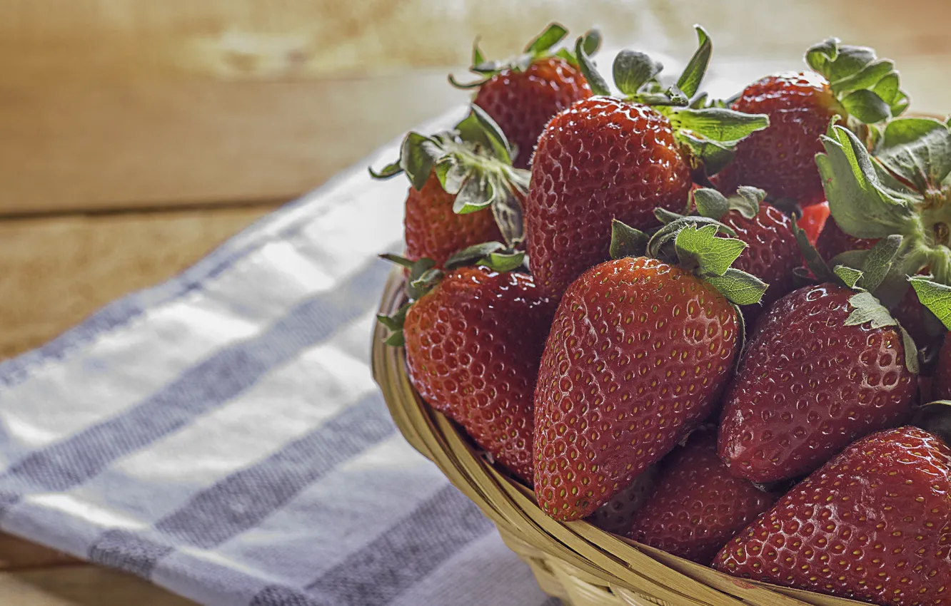 Photo wallpaper juicy, ripe, delicious, strawberry