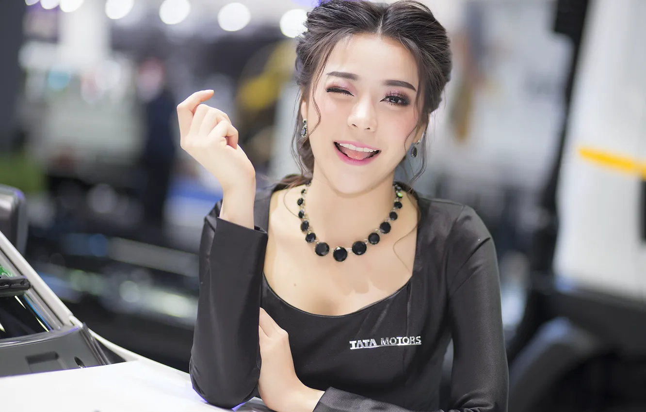 Photo wallpaper look, model, beauty, grimace