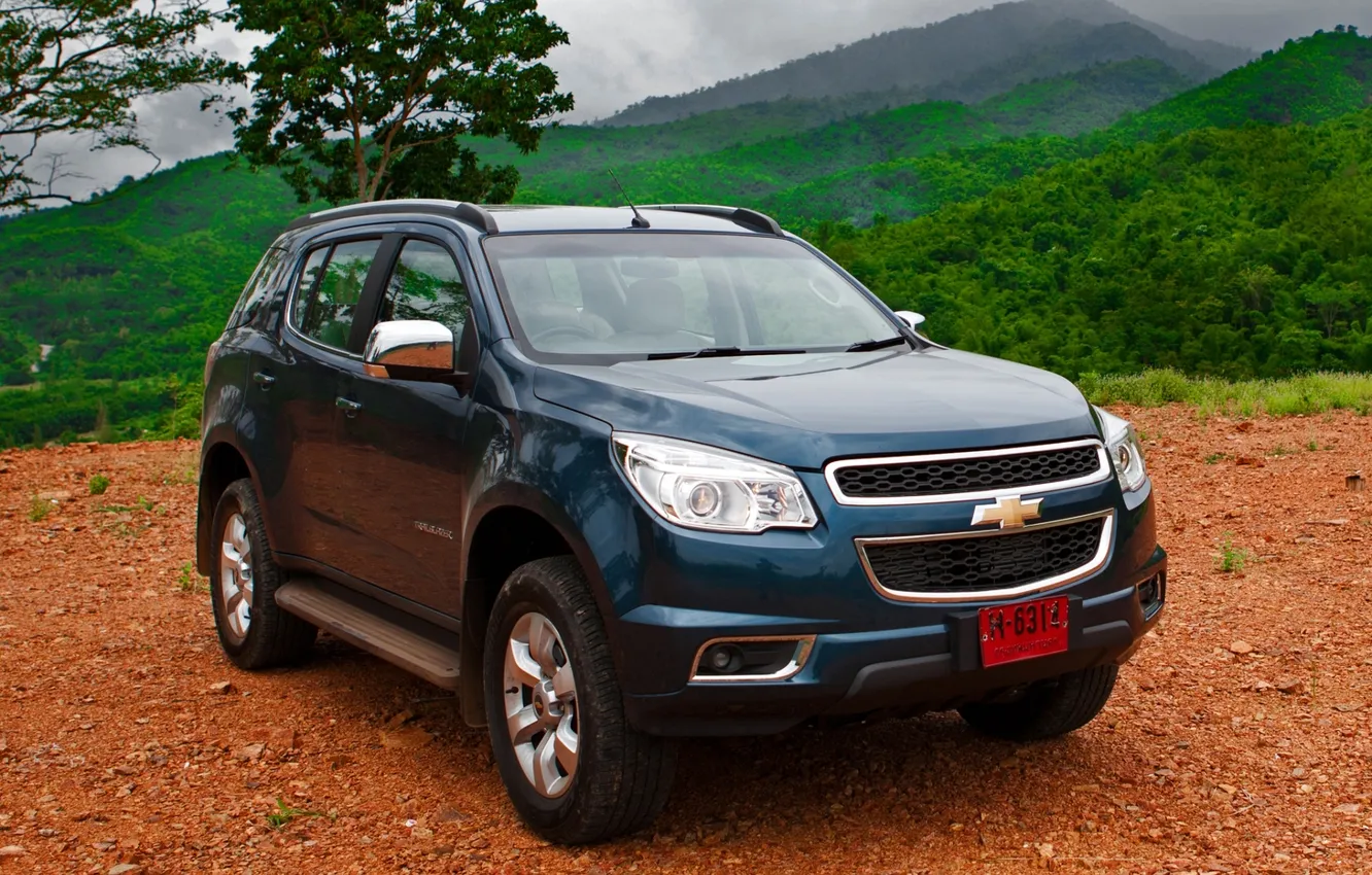 Photo wallpaper trees, blue, background, Chevrolet, jeep, SUV, Chevrolet, the front