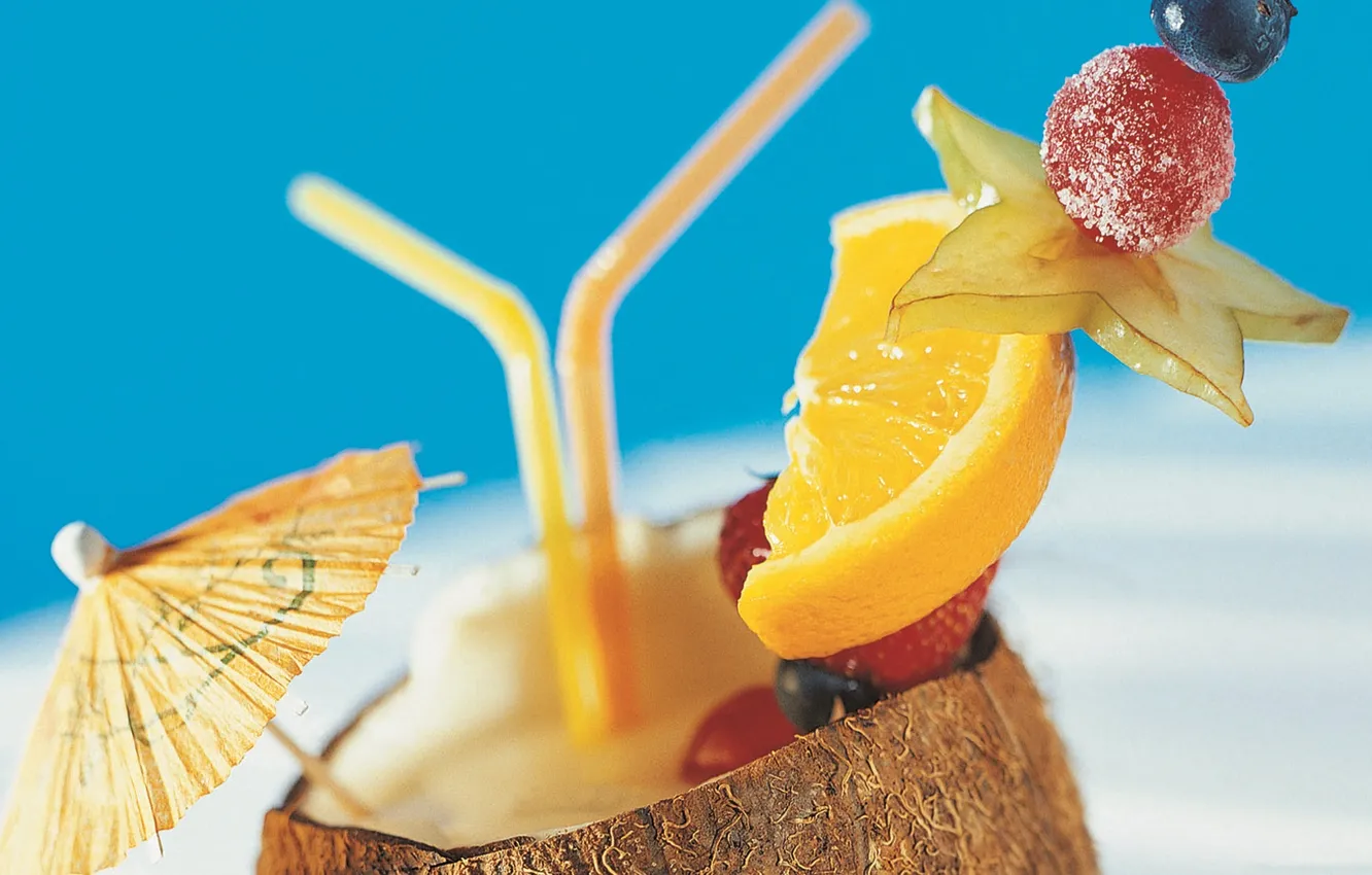 Photo wallpaper berries, umbrella, orange, liquid, the flesh, strawberry, citrus, drink