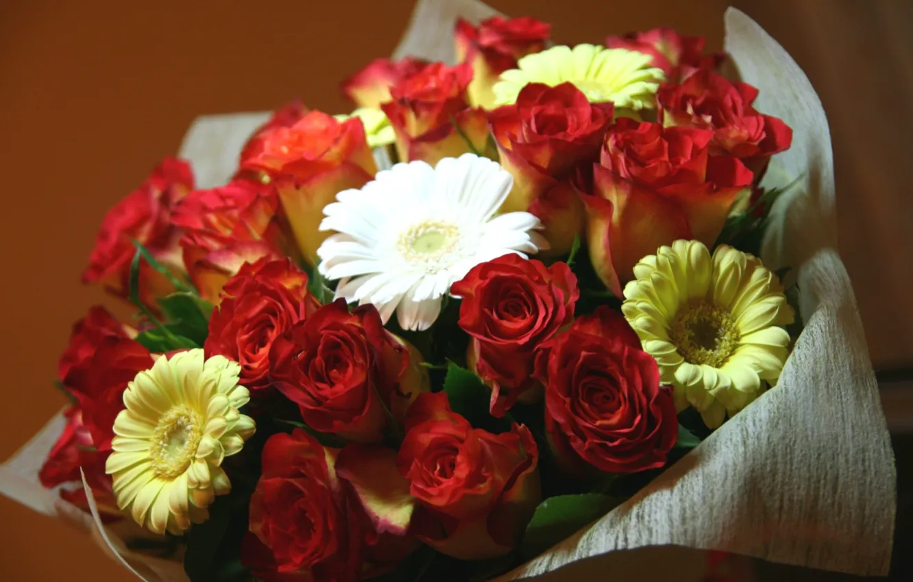 Photo wallpaper flowers, paper, roses, bouquet
