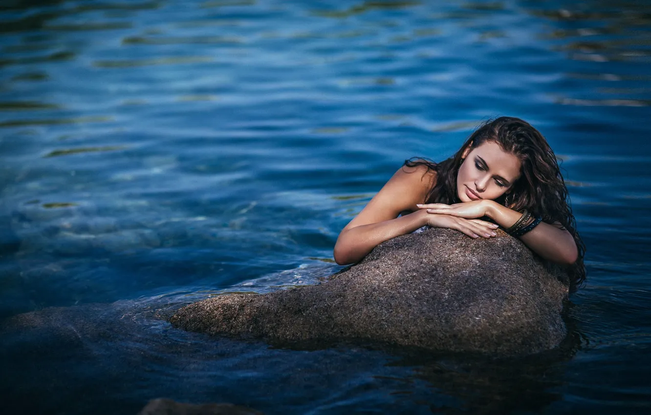 Photo wallpaper water, girl, stone, girl, stone, photographer, in the water, sleep in the water