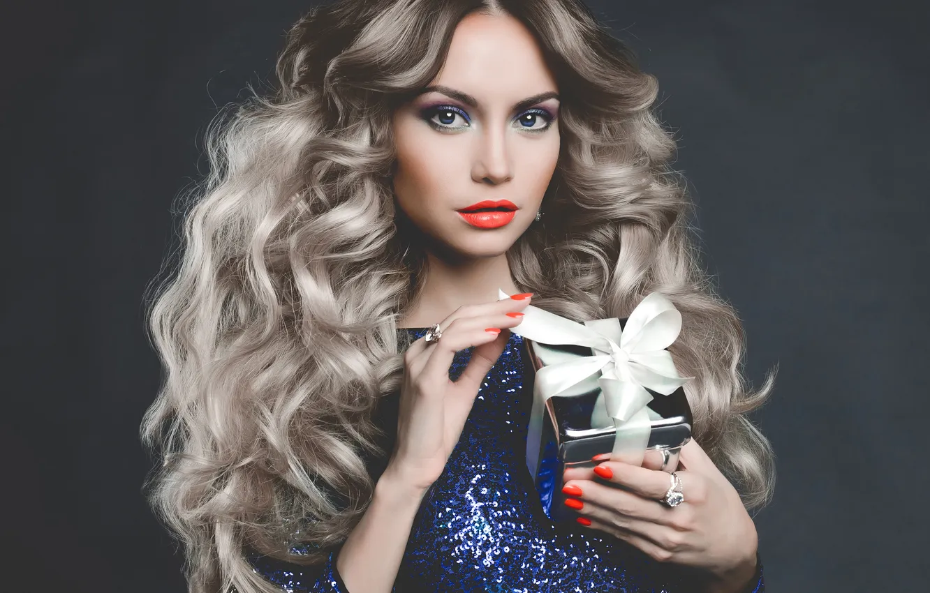 Photo wallpaper look, girl, gift, model, shadow, hands, makeup, dress