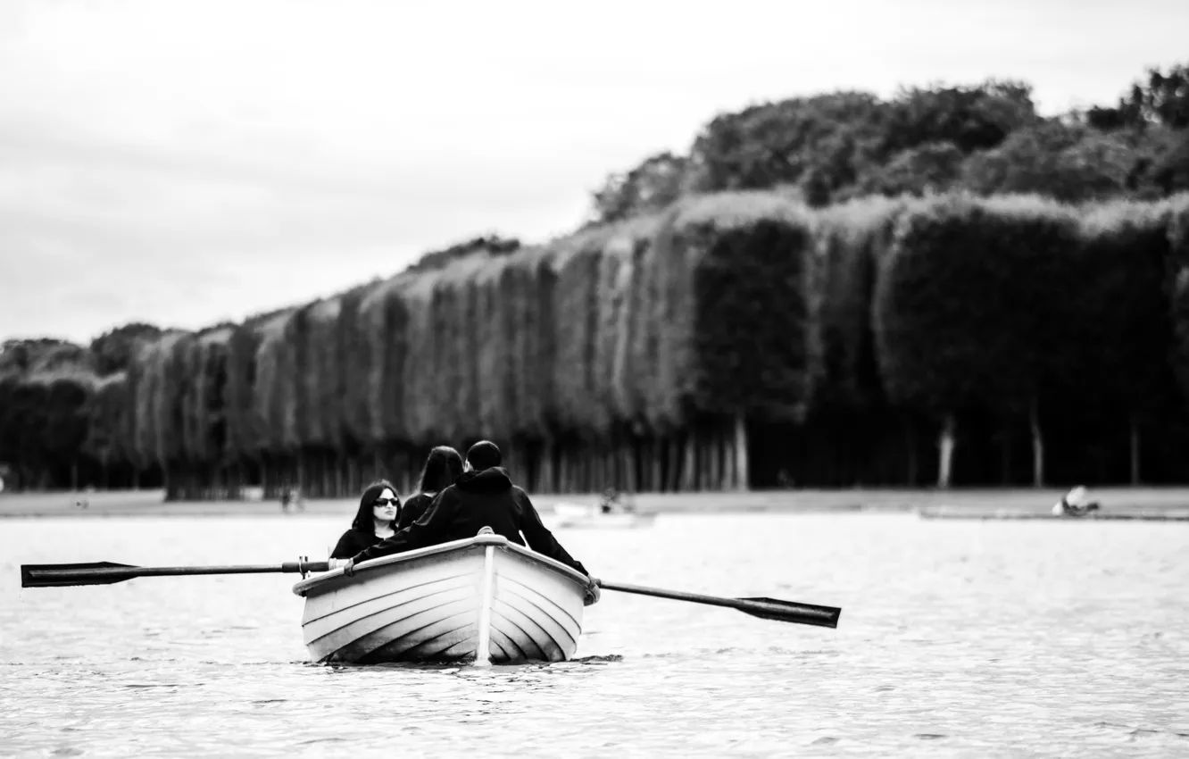 Photo wallpaper girls, lake, man, boat, paddling