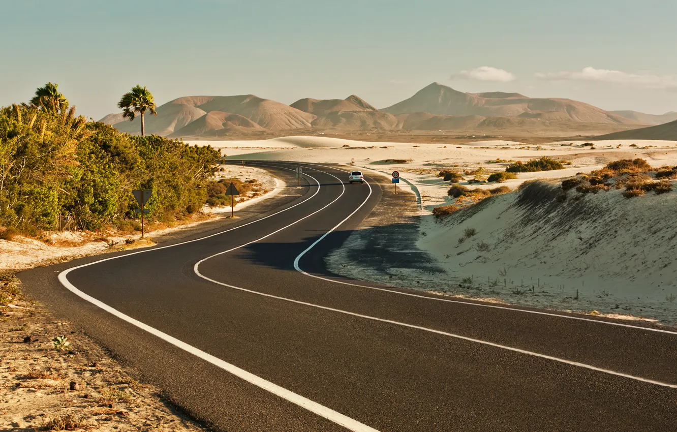 Photo wallpaper road, machine, markup, hills