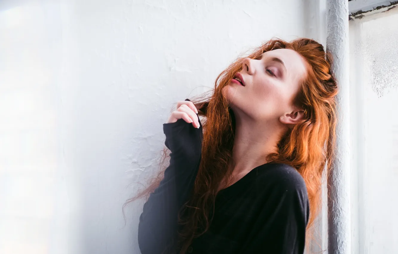 Photo wallpaper girl, pose, red