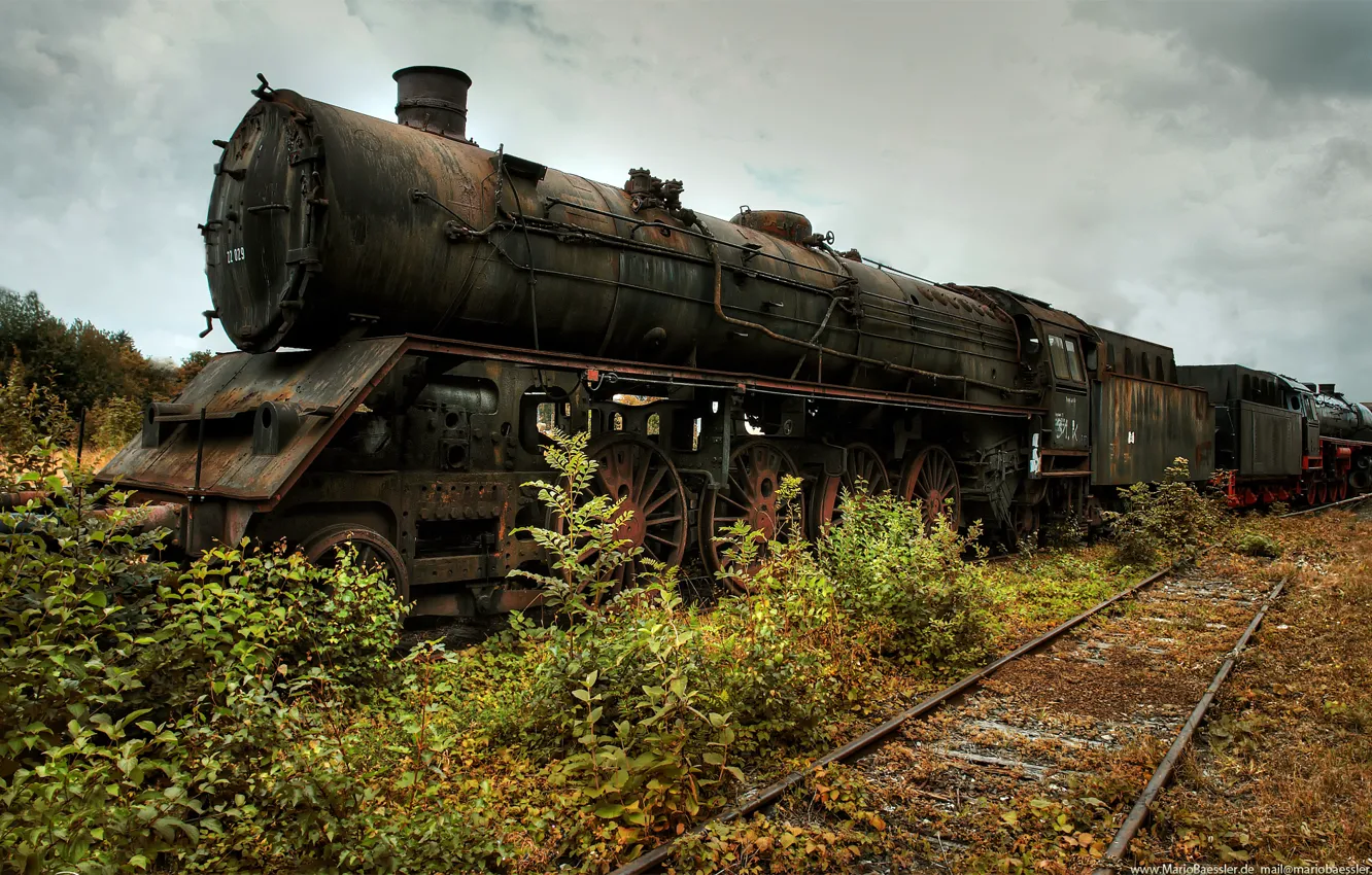 Photo wallpaper rusty, rails, composition