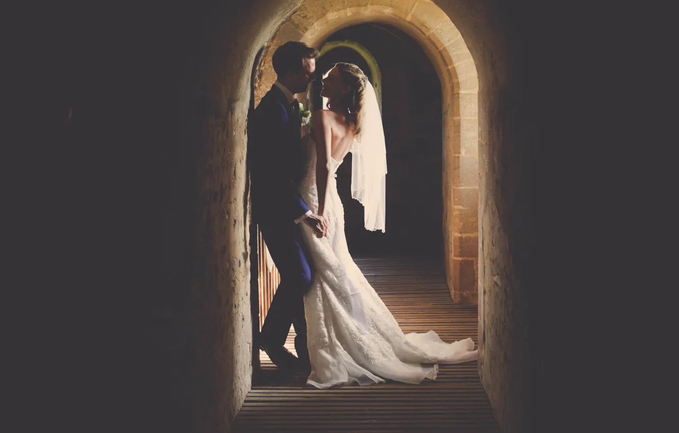Photo wallpaper lovers, the bride, veil, the groom