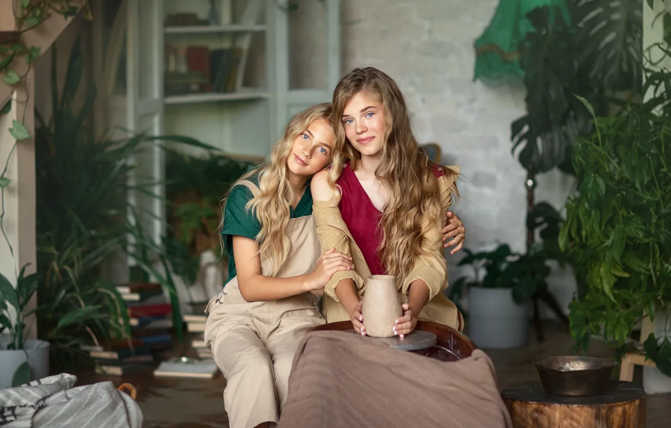 Photo wallpaper girl, room, photo, smile, Anastasia Barmina, hair, plant