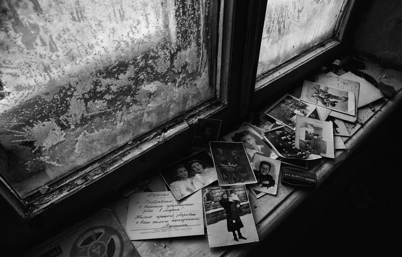 Photo wallpaper retro, window, photos, sill