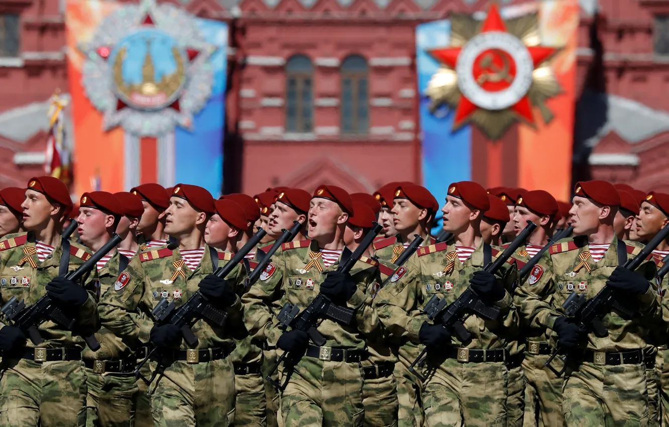 Photo wallpaper holiday, soldiers, parade, May 9, red square, cheers