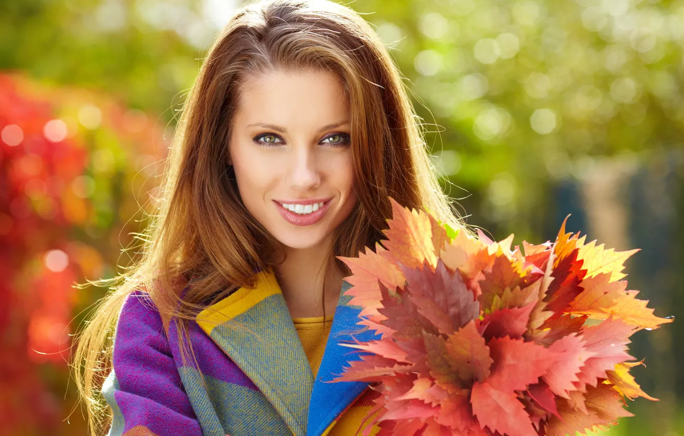 Photo wallpaper autumn, leaves, the sun, glare, model, portrait, bouquet, makeup