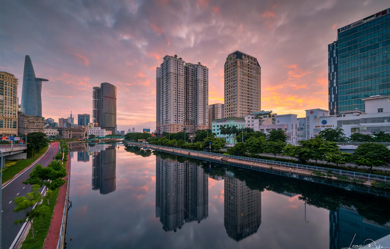 Photo wallpaper the city, reflection, river, home, Vietnam, Saigon