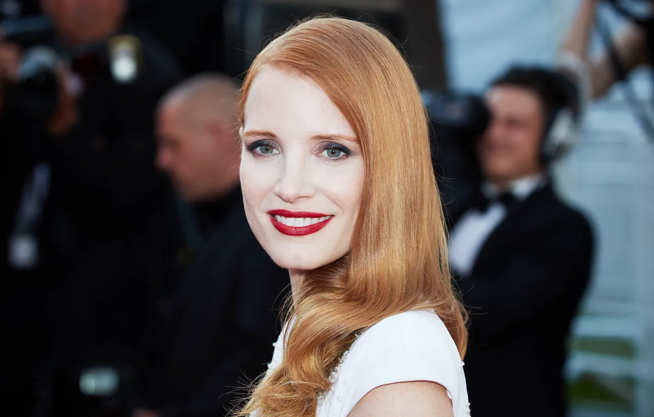 Photo wallpaper look, pose, smile, makeup, actress, photoshoot, hair, Jessica Chastain