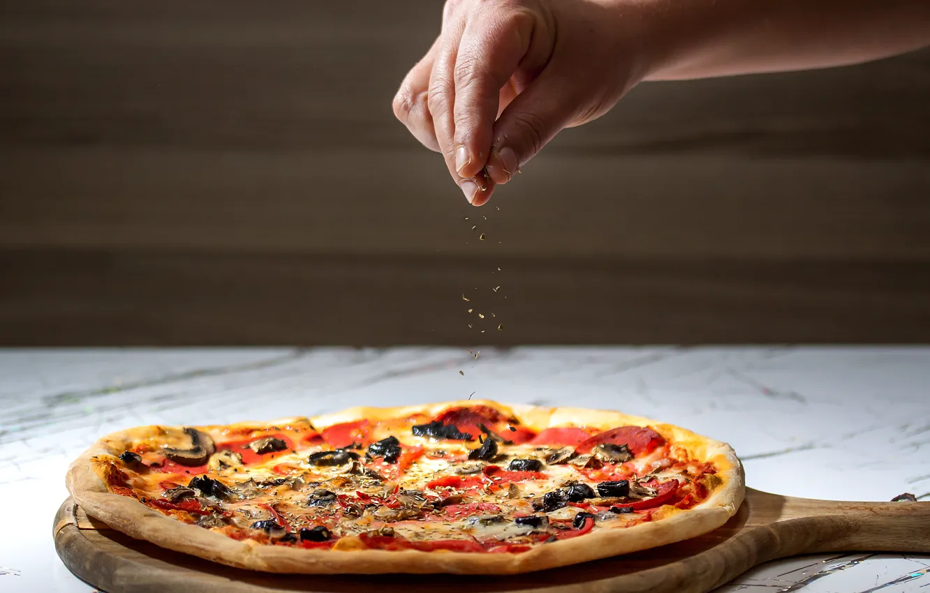Photo wallpaper hand, pizza, pizza