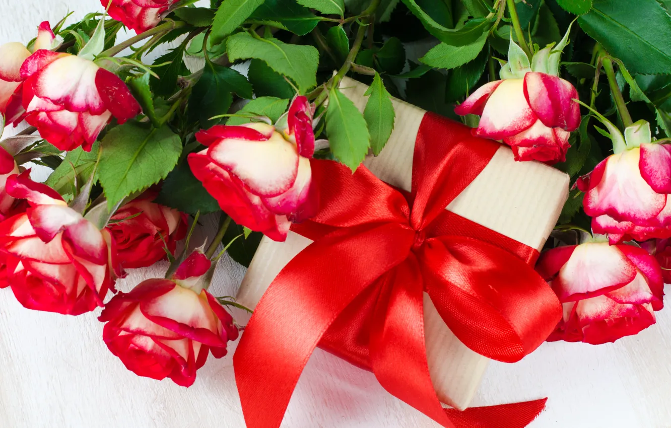 Photo wallpaper flowers, birthday, holiday, gift, roses, red bow