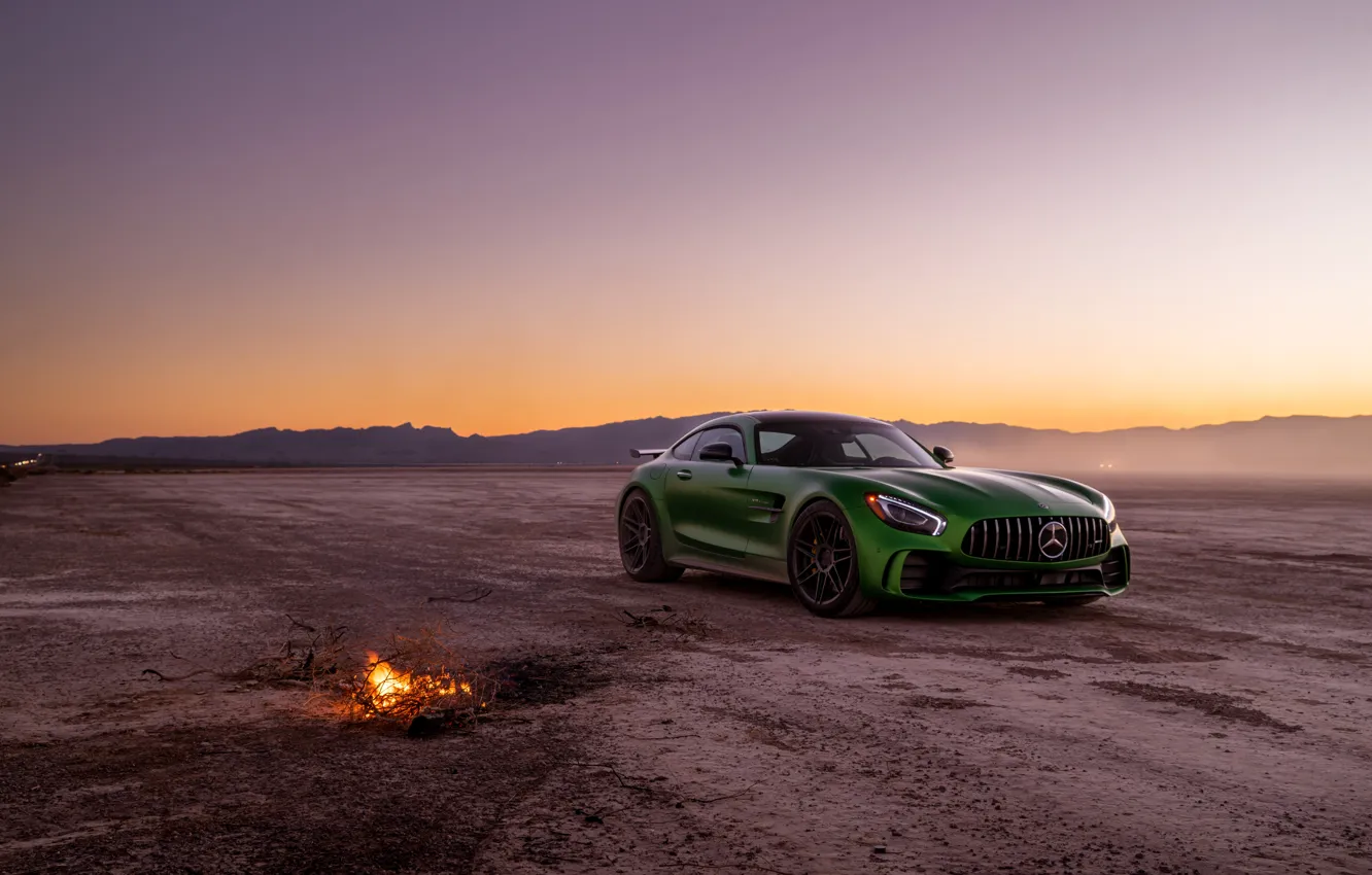 Photo wallpaper design, green, desert, the evening, Mercedes GTR