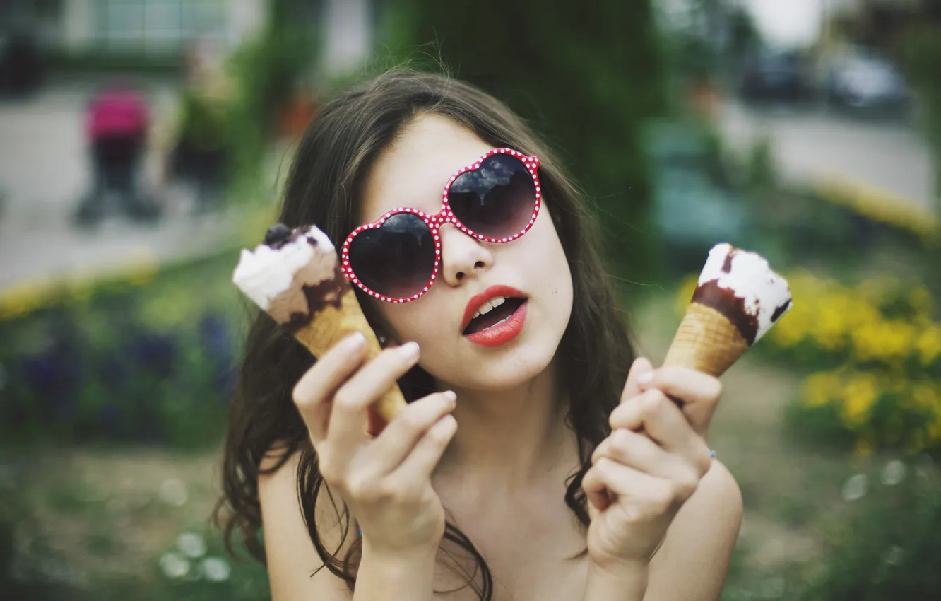Photo wallpaper girl, brunette, glasses, ice cream