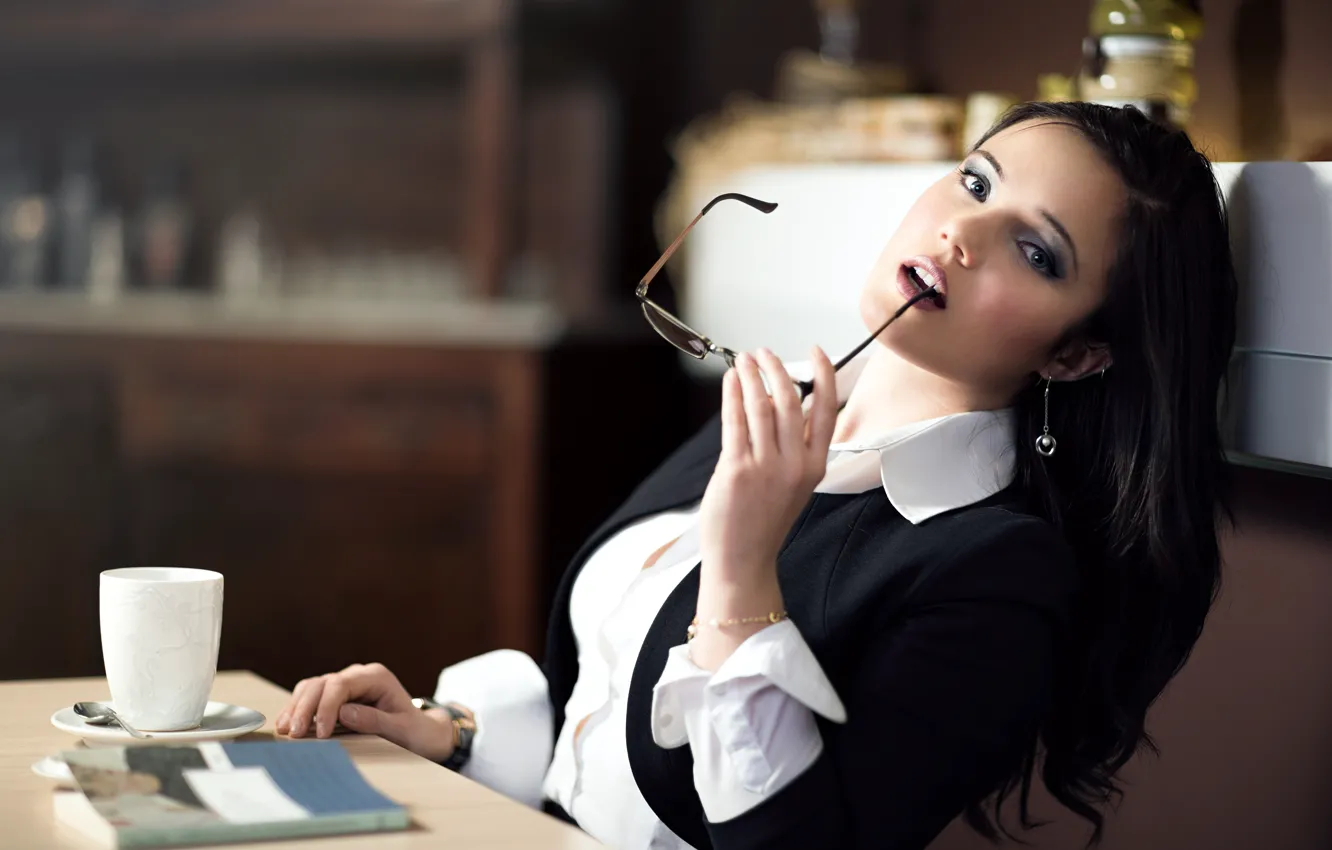 Photo wallpaper look, girl, sexy, pose, table, makeup, brunette, glasses