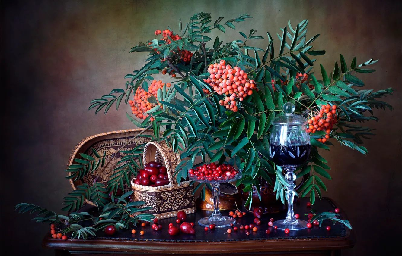 Photo wallpaper branches, berries, glass, bunch, drink, still life, Rowan, cranberries