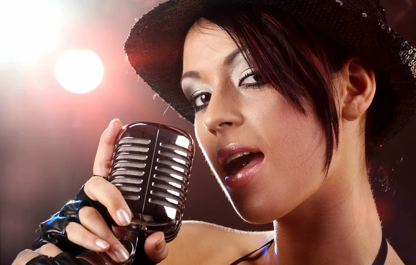 Photo wallpaper girl, retro, mood, blur, microphone, beautiful, music, sings