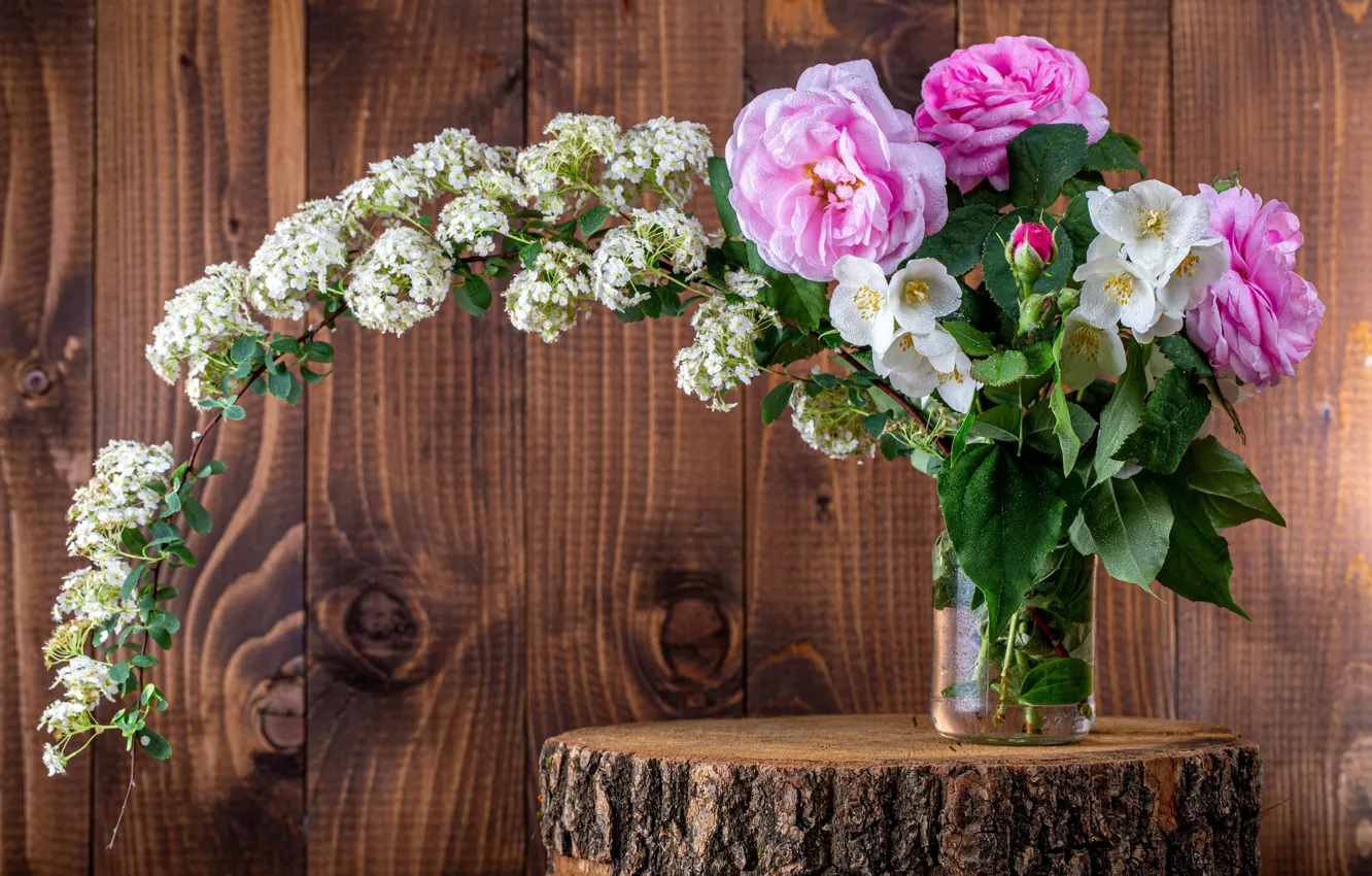 Photo wallpaper flowers, background, Board, stump, roses, bouquet, Bank, wet