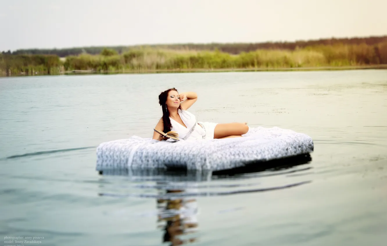 Photo wallpaper the sky, girl, joy, landscape, pose, lake, photographer, mattress