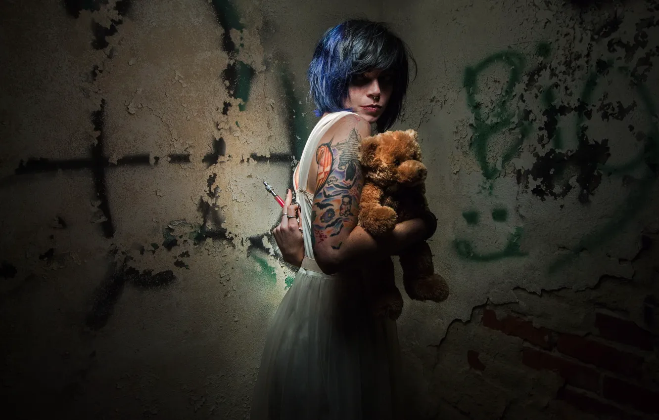 Photo wallpaper girl, bear, syringe