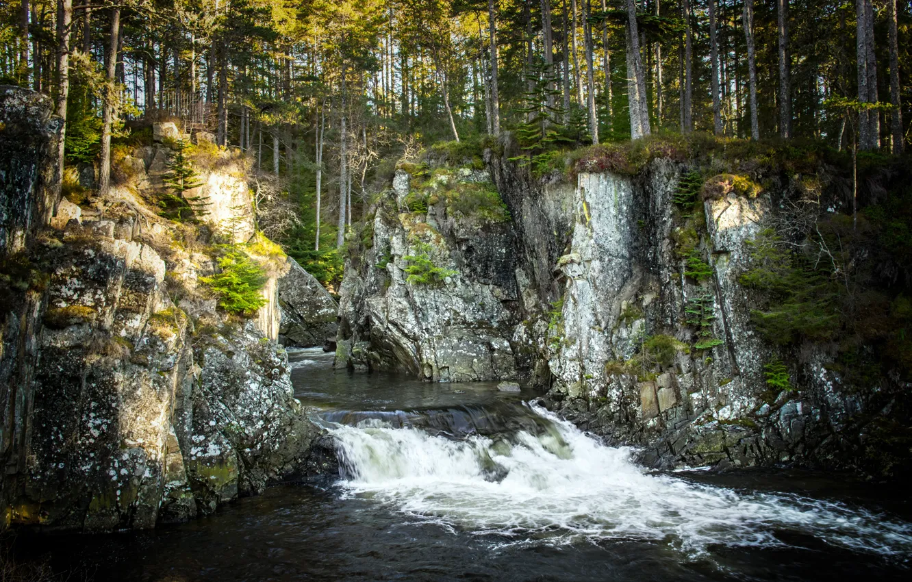Photo wallpaper Scotland, United Kingdom, Pattack Falls, Inverpattack Lodge