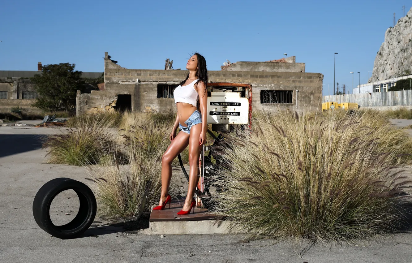 Photo wallpaper legs, model, brunette, pose, savannah