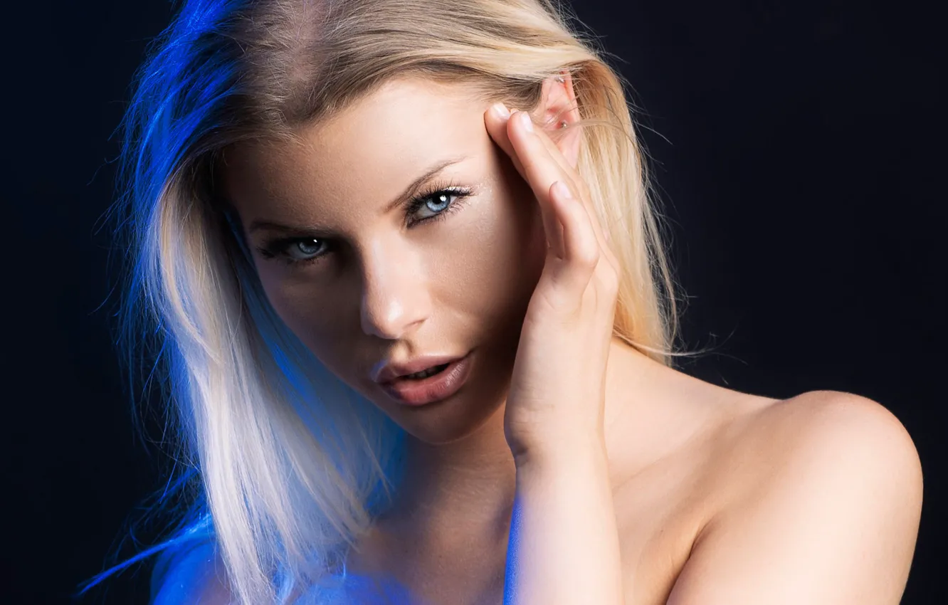 Photo wallpaper look, girl, face, portrait, hands, blonde, shoulders, the dark background