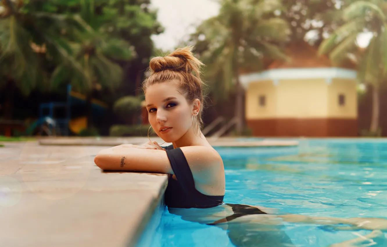 Photo wallpaper look, water, girl, face, pool, Giulia Anjos