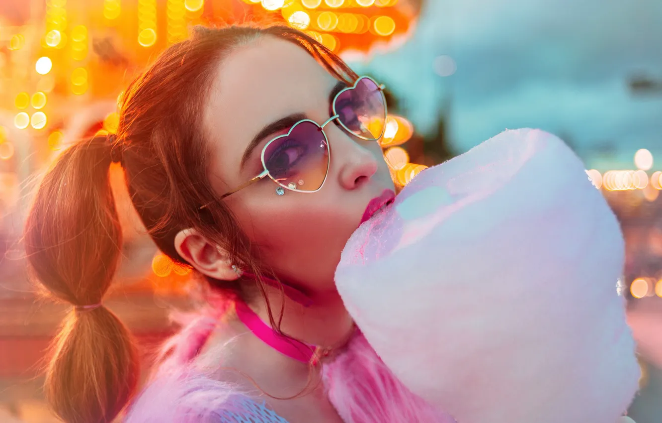 Photo wallpaper glasses, Monica Sariego, cotton candy, model