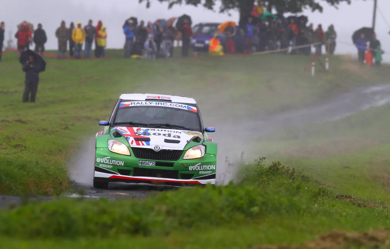 Photo wallpaper People, Rain, Race, Rally, Fans, Overcast, Skoda, Fabia