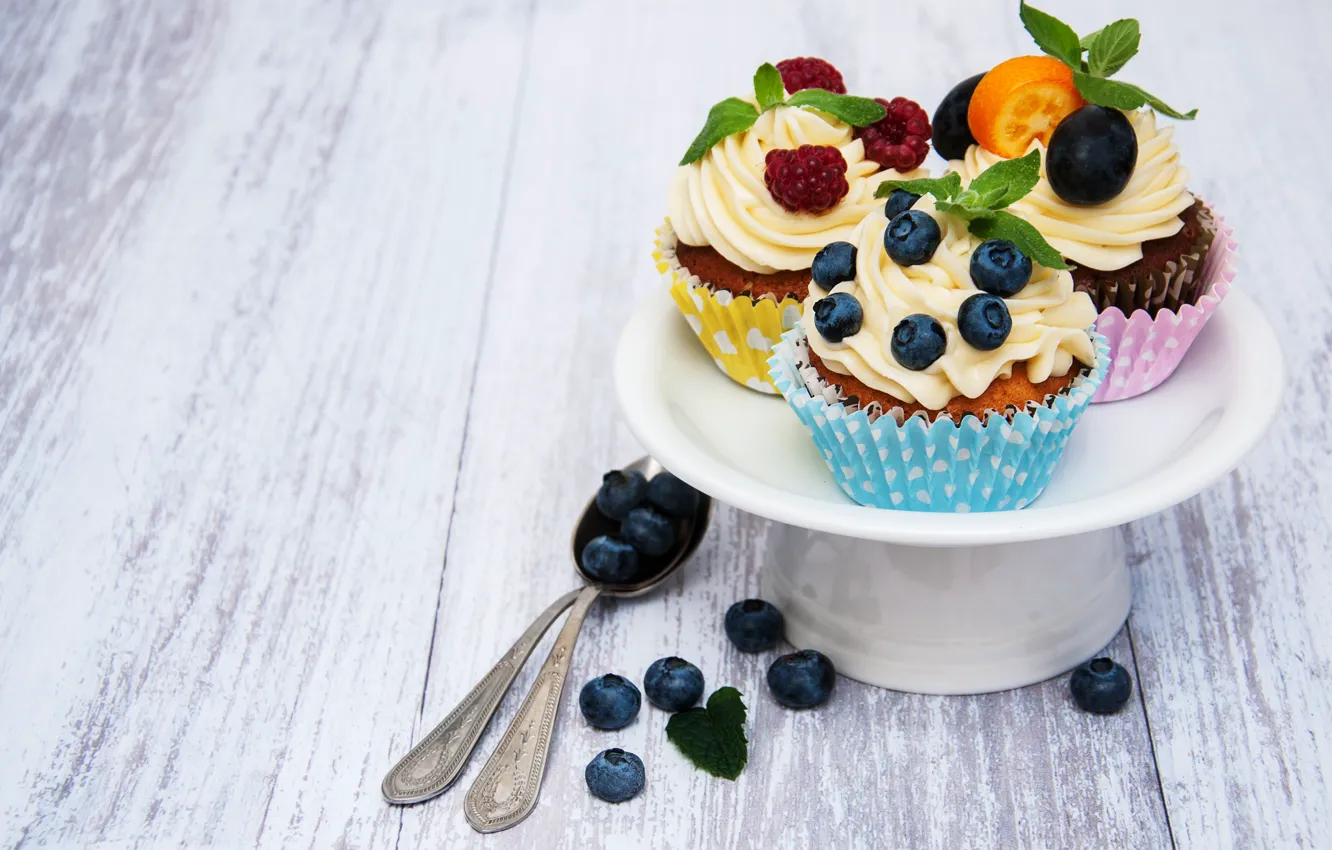 Photo wallpaper berries, blueberries, plate, cream, cupcakes, Olena Rudo