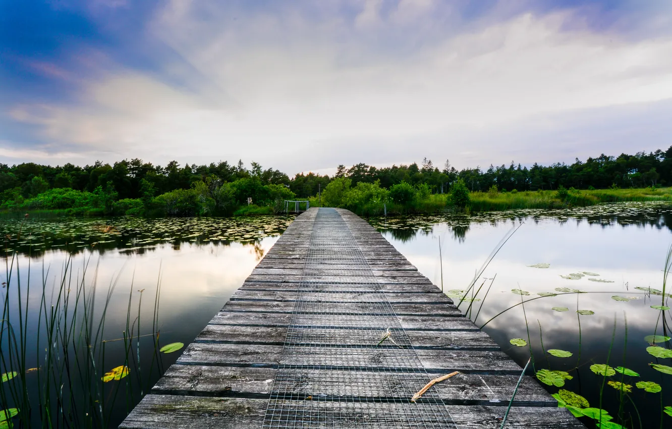 Photo wallpaper the sky, clouds, lake, reflection, mirror, pierce